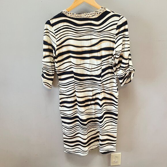 J. McLaughlin Womens Striped Dress With Embellished Neckline & 3/4 Sleeves - Siz - Picture 6 of 6